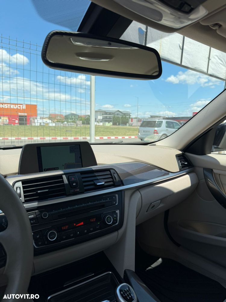 BMW Seria 3 320d xDrive - 11