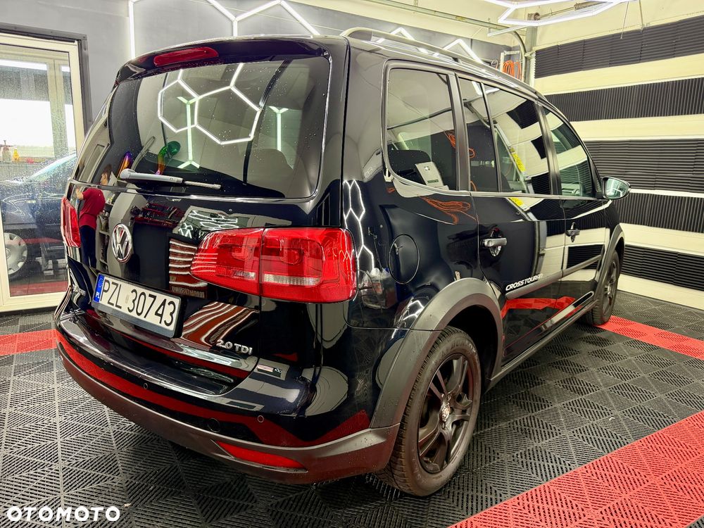 Volkswagen Touran 2.0 TDI DPF Cross - 10