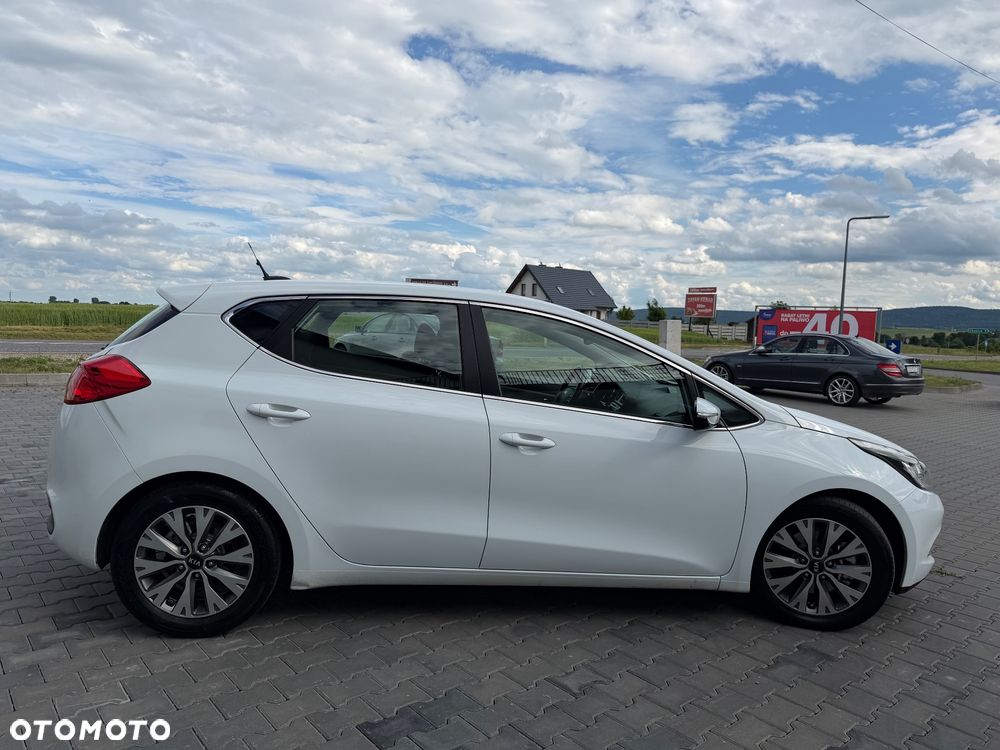 Kia Ceed - 10