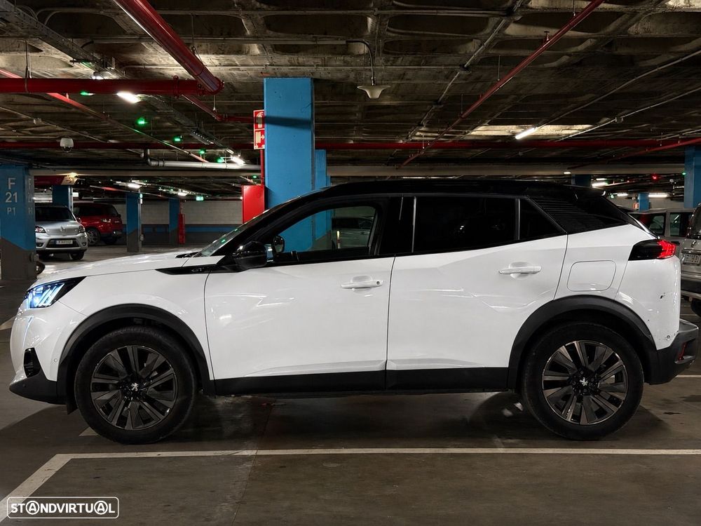 Peugeot 2008 PureTech 130 EAT8 GT Exclusive — fotografia 4