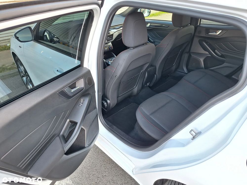 Ford Focus 1.5 EcoBoost ST-Line - 23