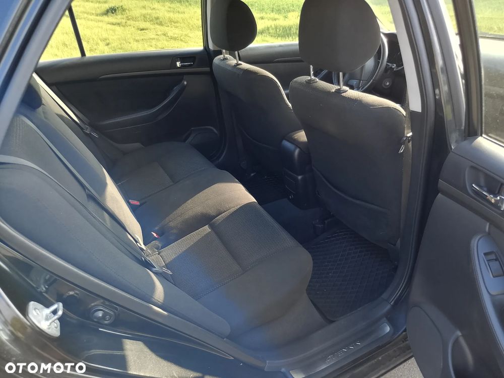 Toyota Avensis 2.0 D-4D Combi - 7