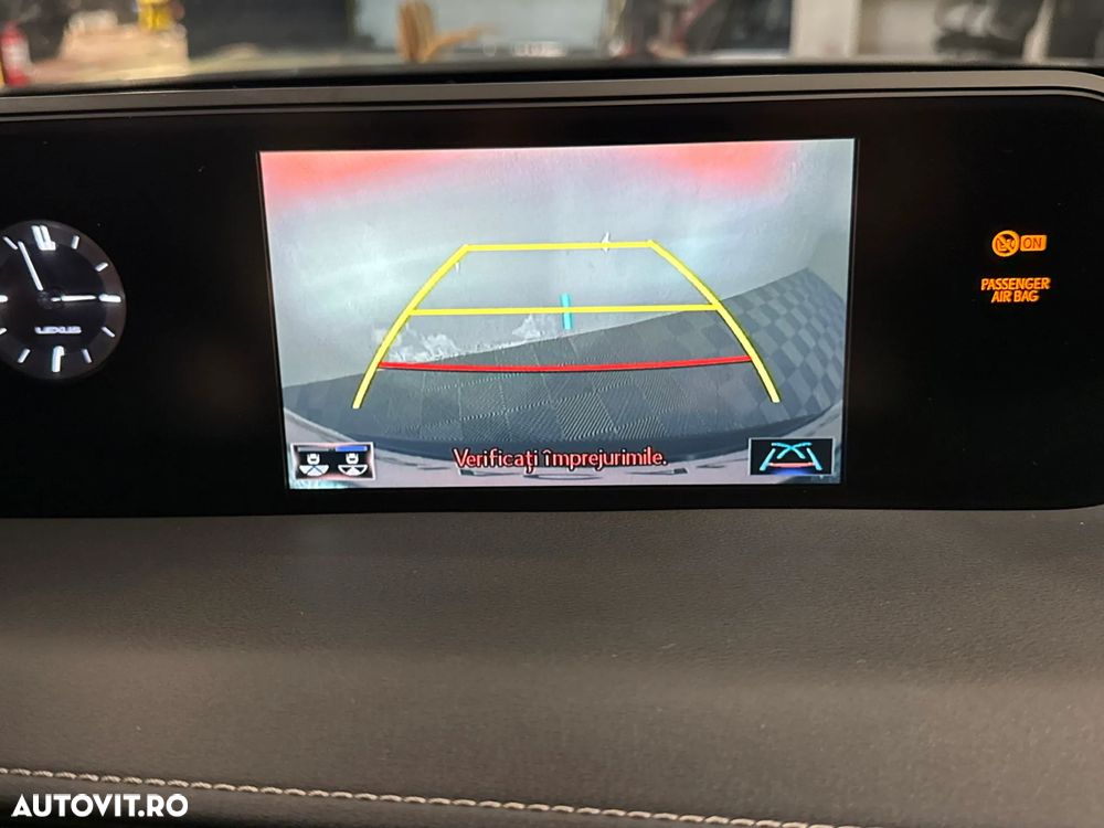 Lexus UX - 21