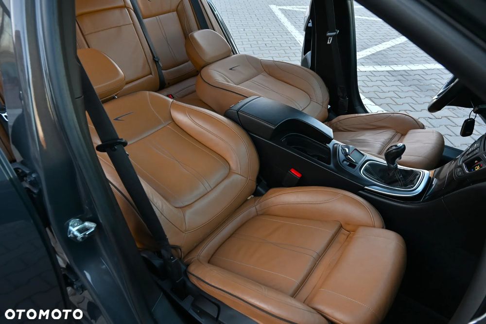 Opel Insignia - 33
