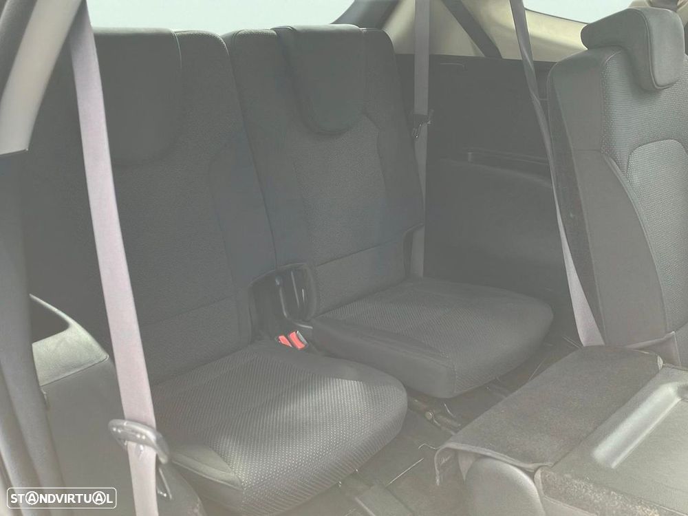 Kia Carens 1.7 CRDi ISG TX - 17