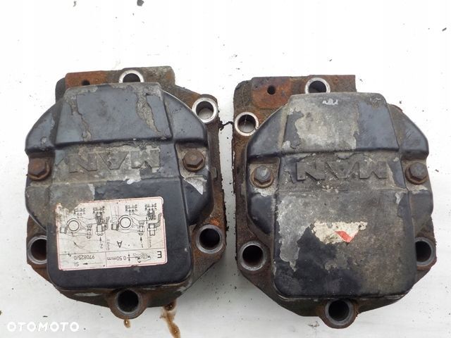 MAN TGA D28 KLAWIATURA POKRYWA GŁOWICY