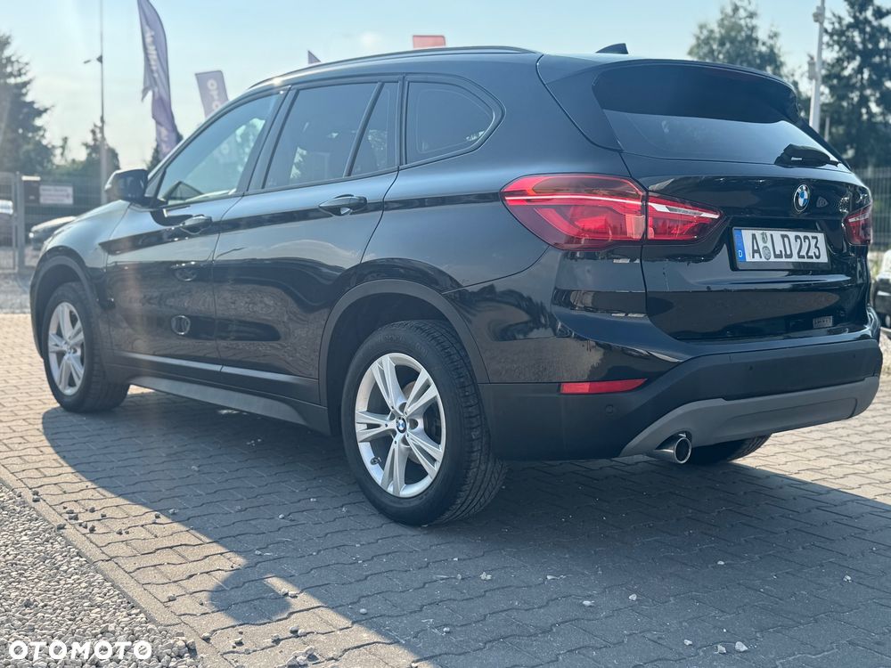 BMW X1 xDrive18d xLine - 12