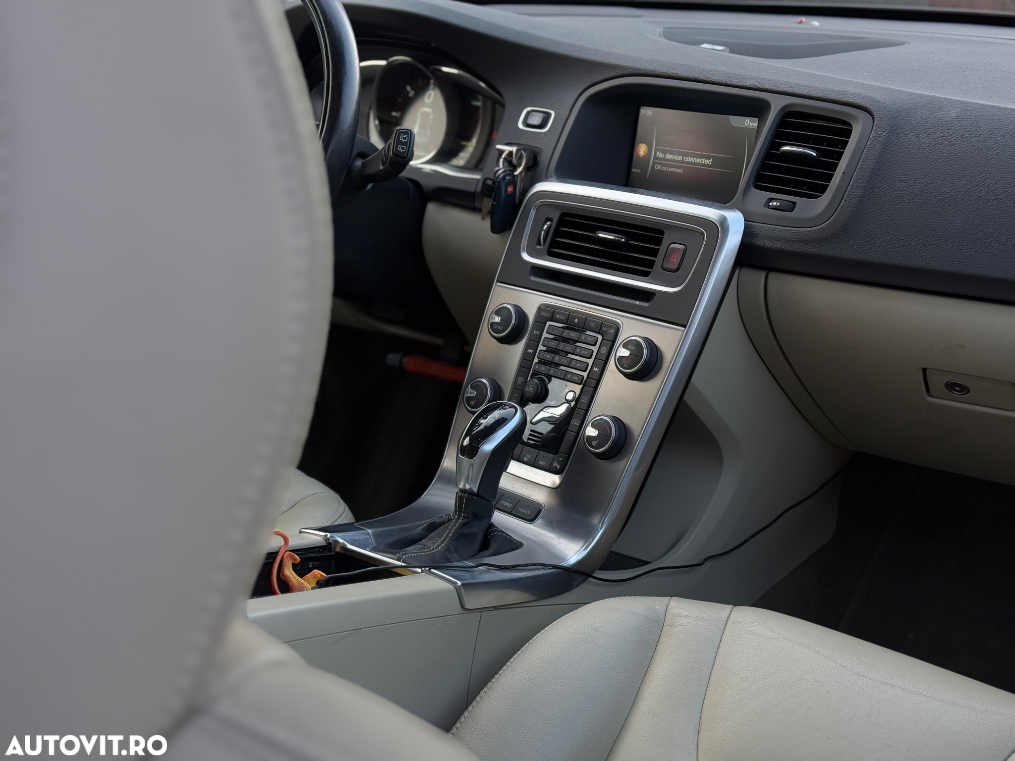 Volvo V60 D6 Plug-In-Hybrid AWD Geartronic Summum - 6