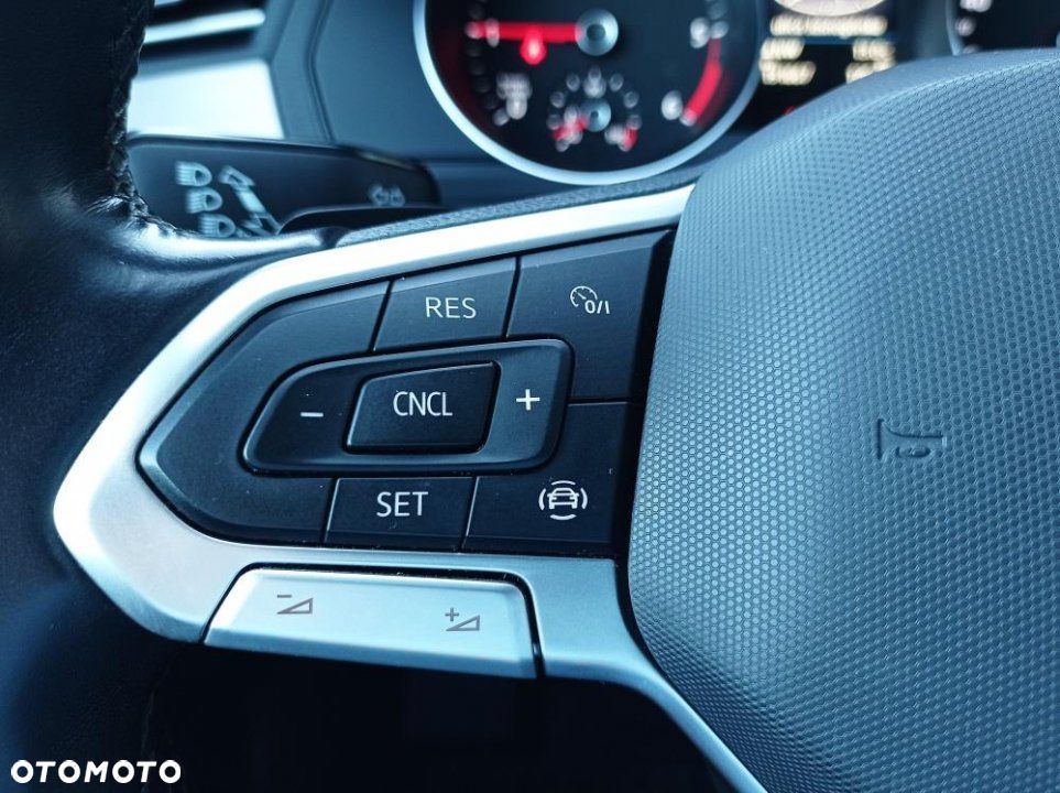 Volkswagen Passat - 17