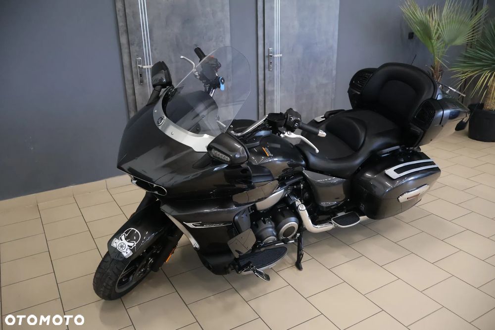Yamaha Venture - 24