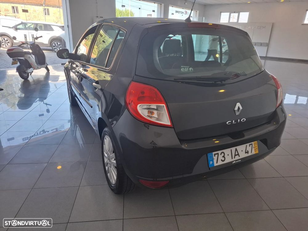 Renault Clio 1.5 dCi Dynamique S - 5