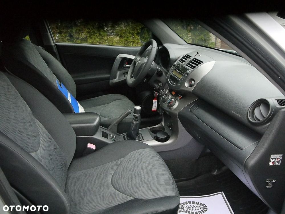 Toyota RAV4 2.2 D-4D 4x4 Sol - 28