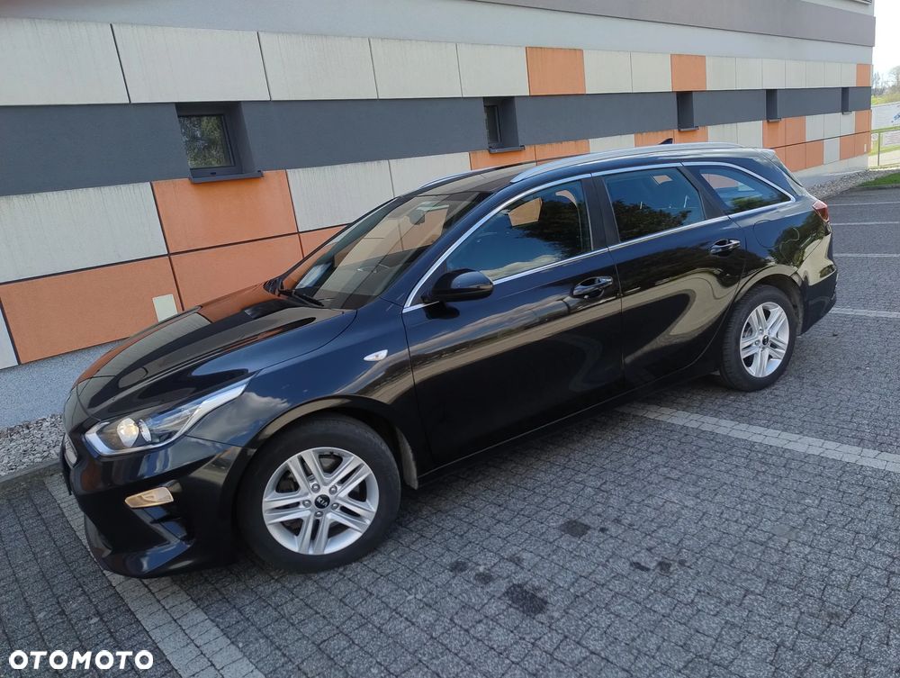 Kia Ceed 1.6 CRDi Platinum Edition - 1