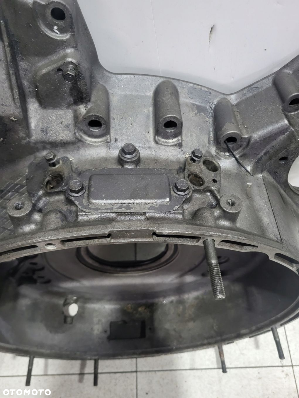 Pokrywa Obudowa Sprzęgła Rozrządu Scania R 1539491 - 6