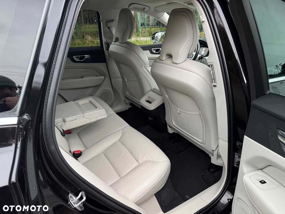 Volvo XC 60 D4 Geartronic Momentum Pro - 28