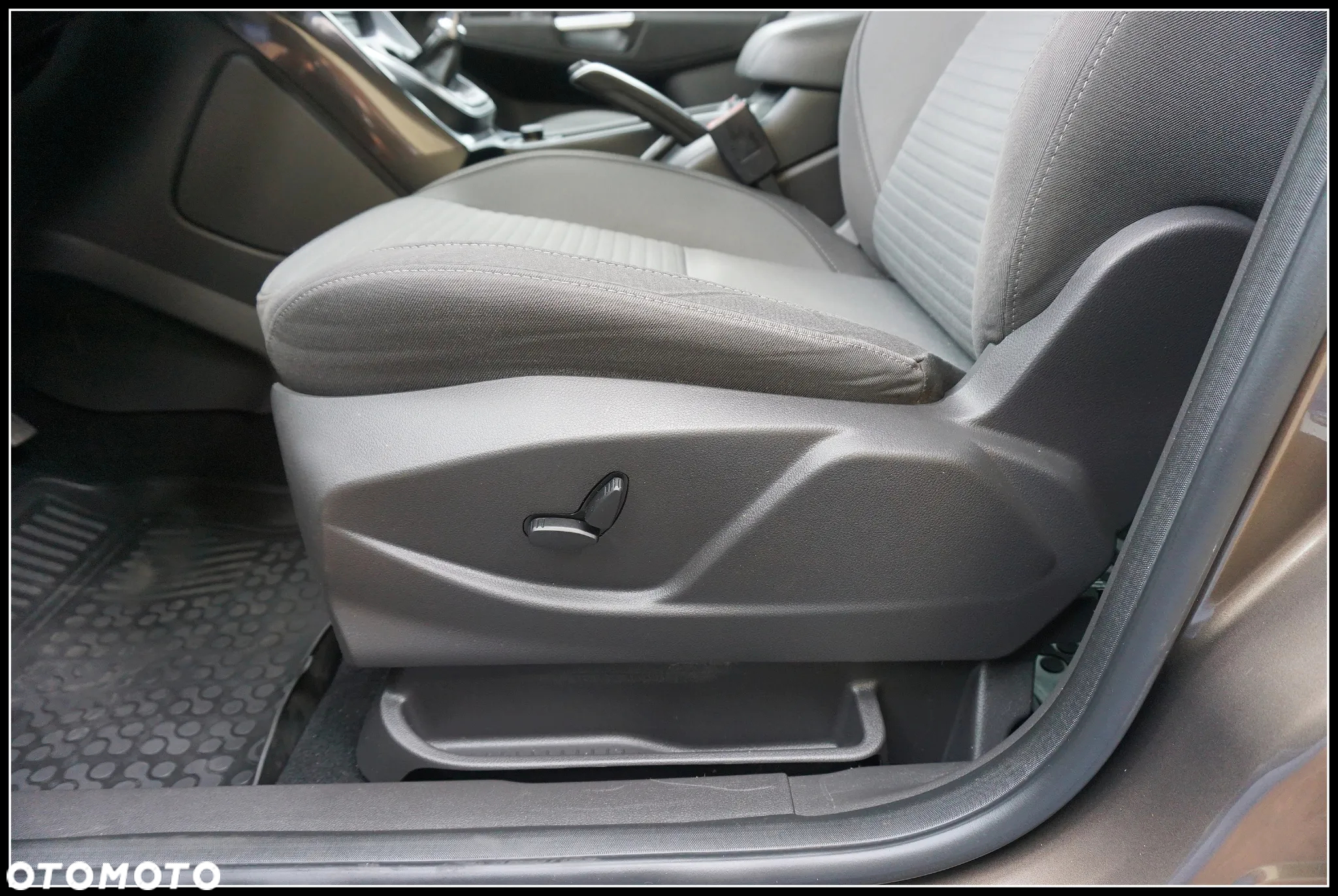 Ford C-MAX 2.0 TDCi Start-Stop-System Titanium - 15