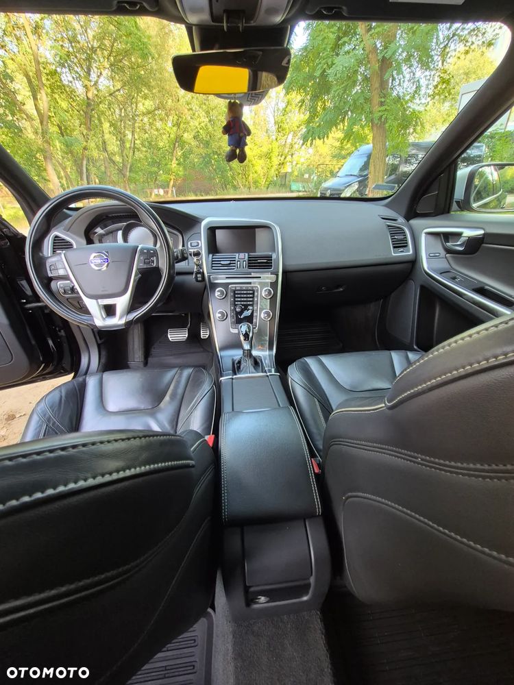 Volvo XC 60 D4 R-Design - 13