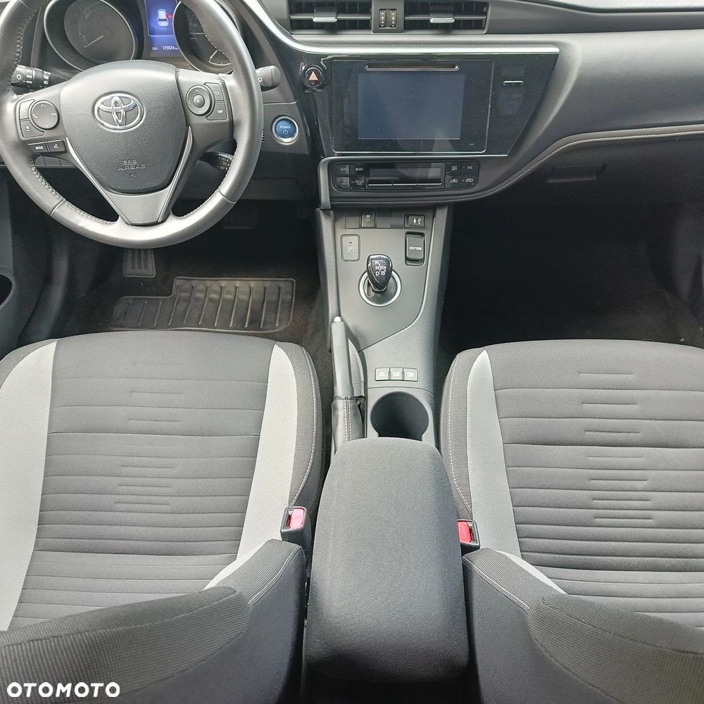 Toyota Auris - 13