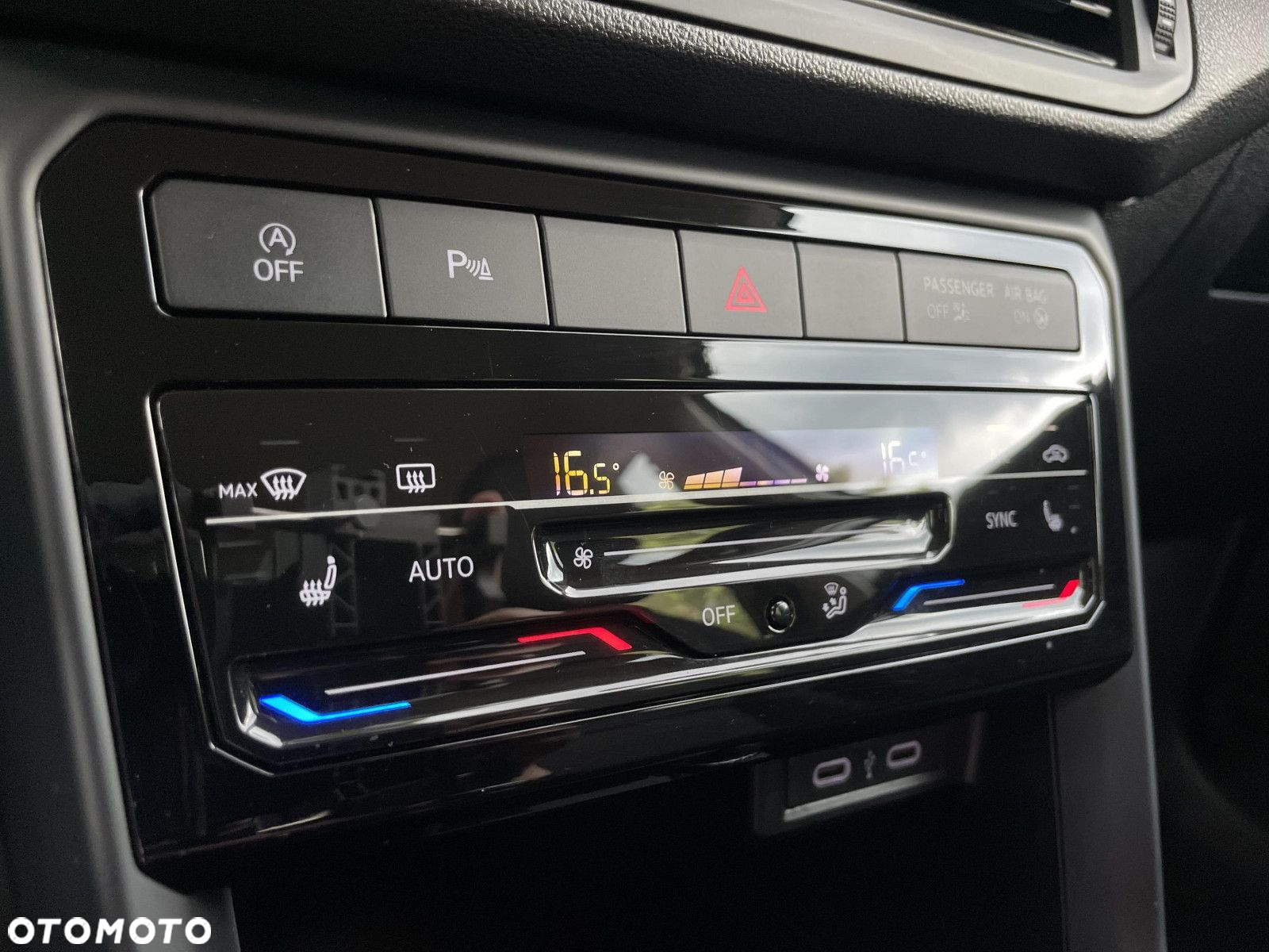 Volkswagen T-Cross 1.0 TSI Life DSG - 31
