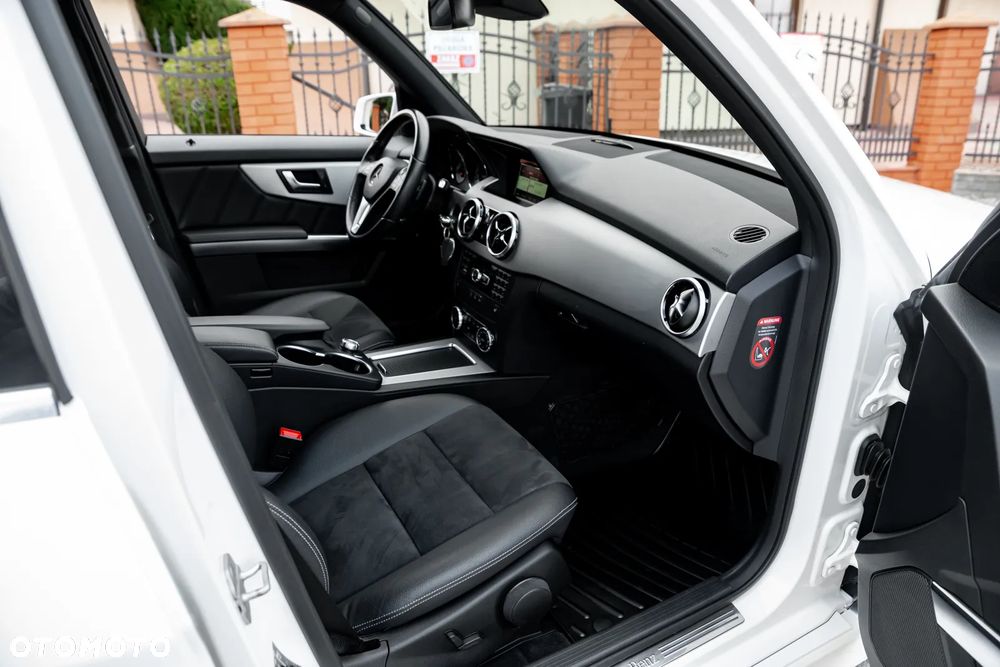 Mercedes-Benz GLK 220 CDI DPF 4Matic BlueEFFICIENCY 7G-TRONIC SPORT EDITION - 24