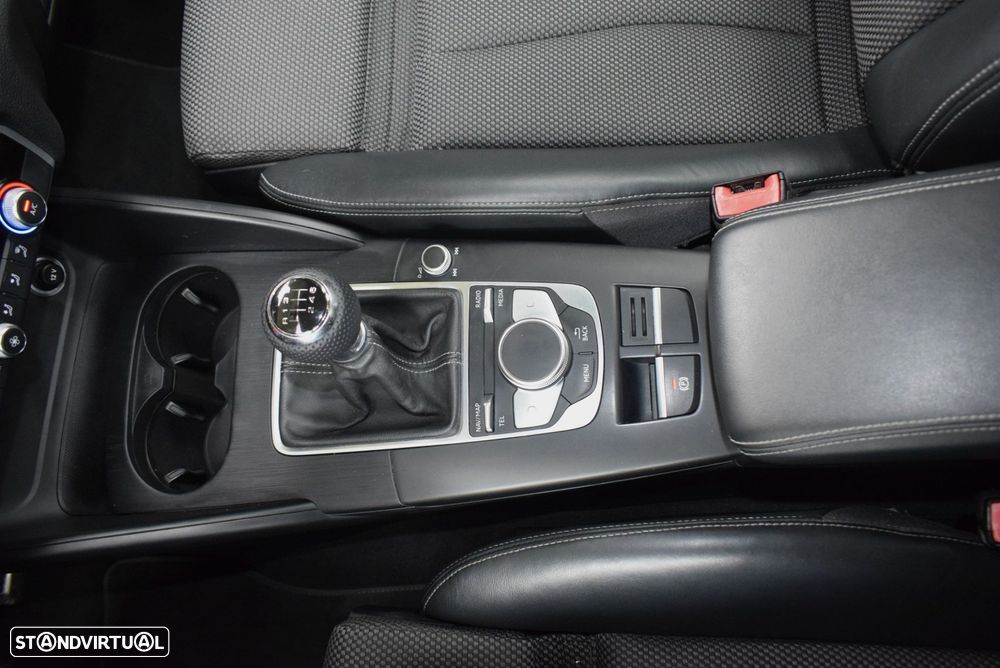 Audi A3 Sportback 1.6 TDI S-line - 37