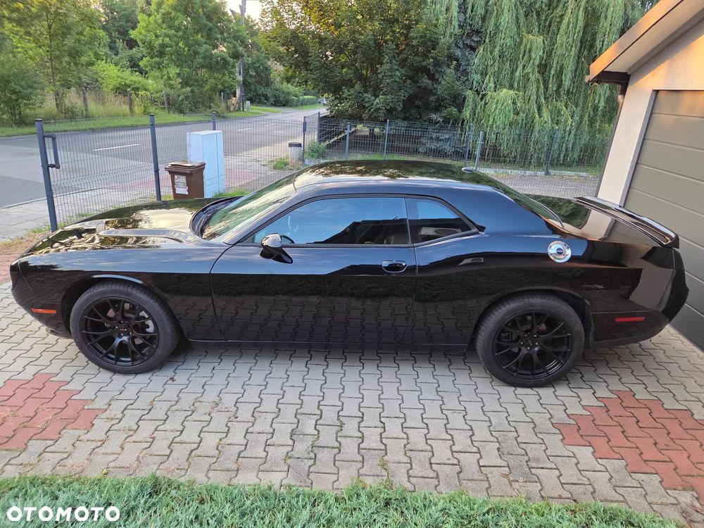 Dodge Challenger - 6