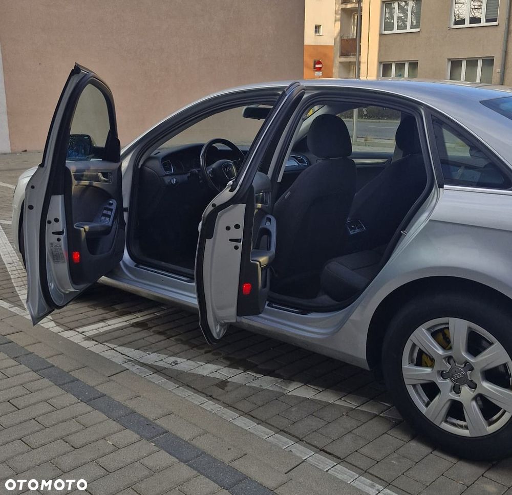 Audi A4 Limousine - 8