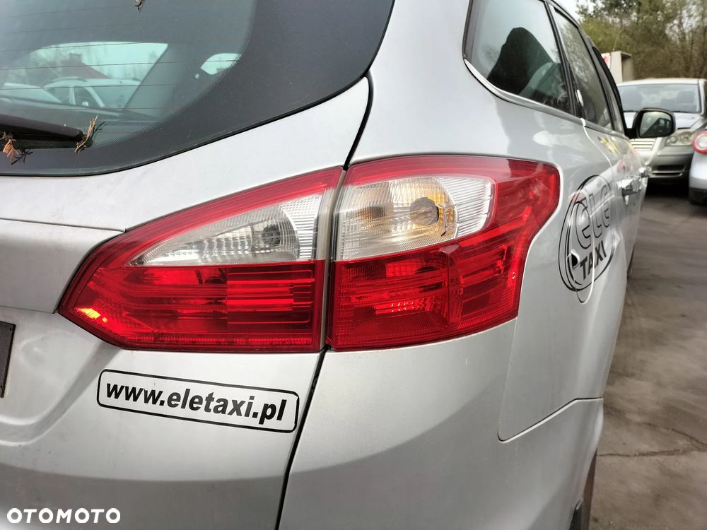FORD FOCUS III MK3 Turnier 1.6 TDCi KOD OB ZDERZAK PRZÓD PRZEDNI DRZWI LEWY PRAWY PRZÓD TYŁ KLAPA BŁOTNIK SZYBA LUSTERKO LAMPA SILNIK SKRZYNIA CAŁY NA CZĘŚCI - 9
