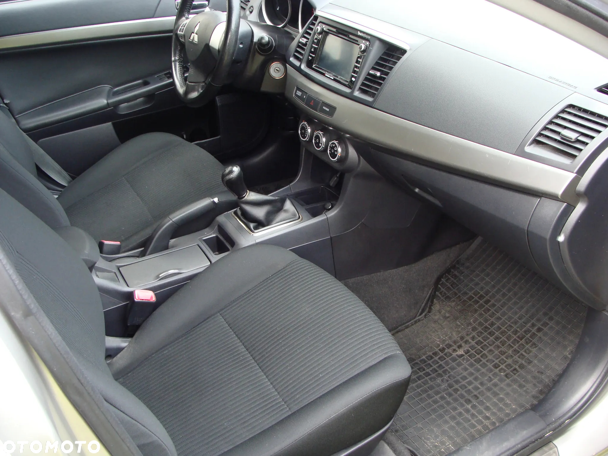 Mitsubishi Lancer 1.6 Invite - 8