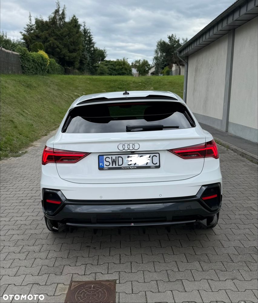 Audi Q3 2021 photo 2