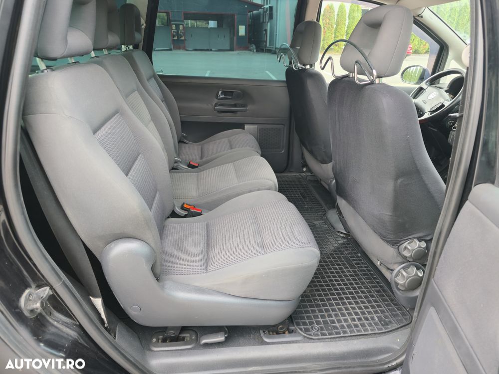 Volkswagen Sharan 1.9 TDI Comfortline Family - 16