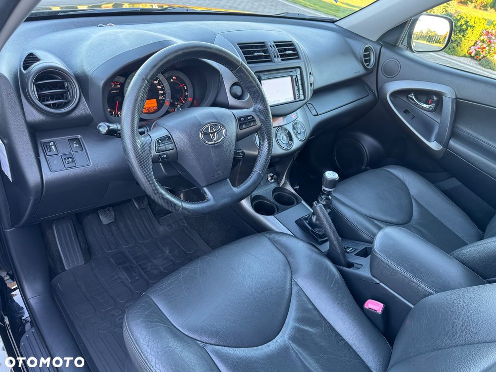 Toyota RAV4 2.0 4x2 Travel - 11