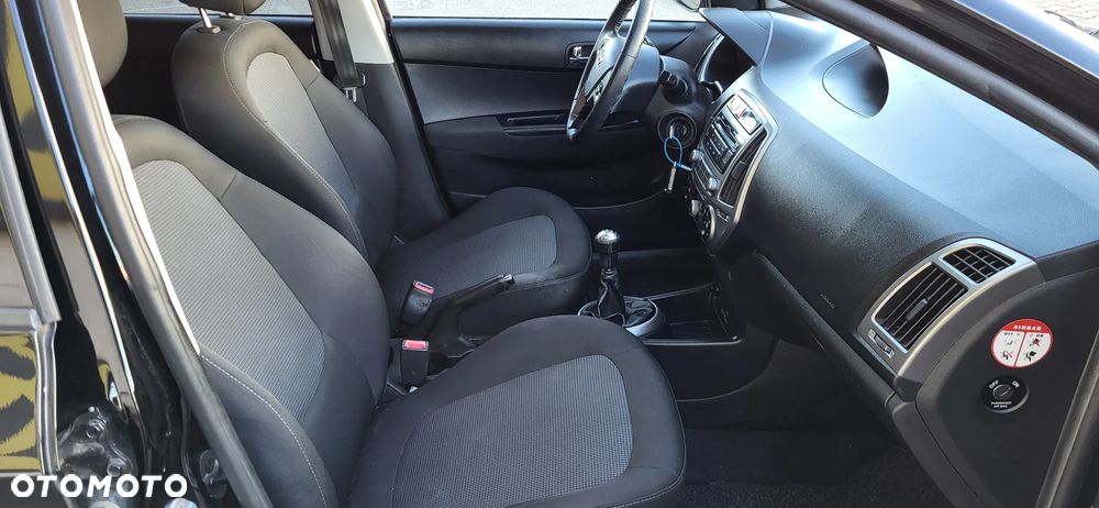 Hyundai i20 1.25 Wersja Jubileuszowa - 17