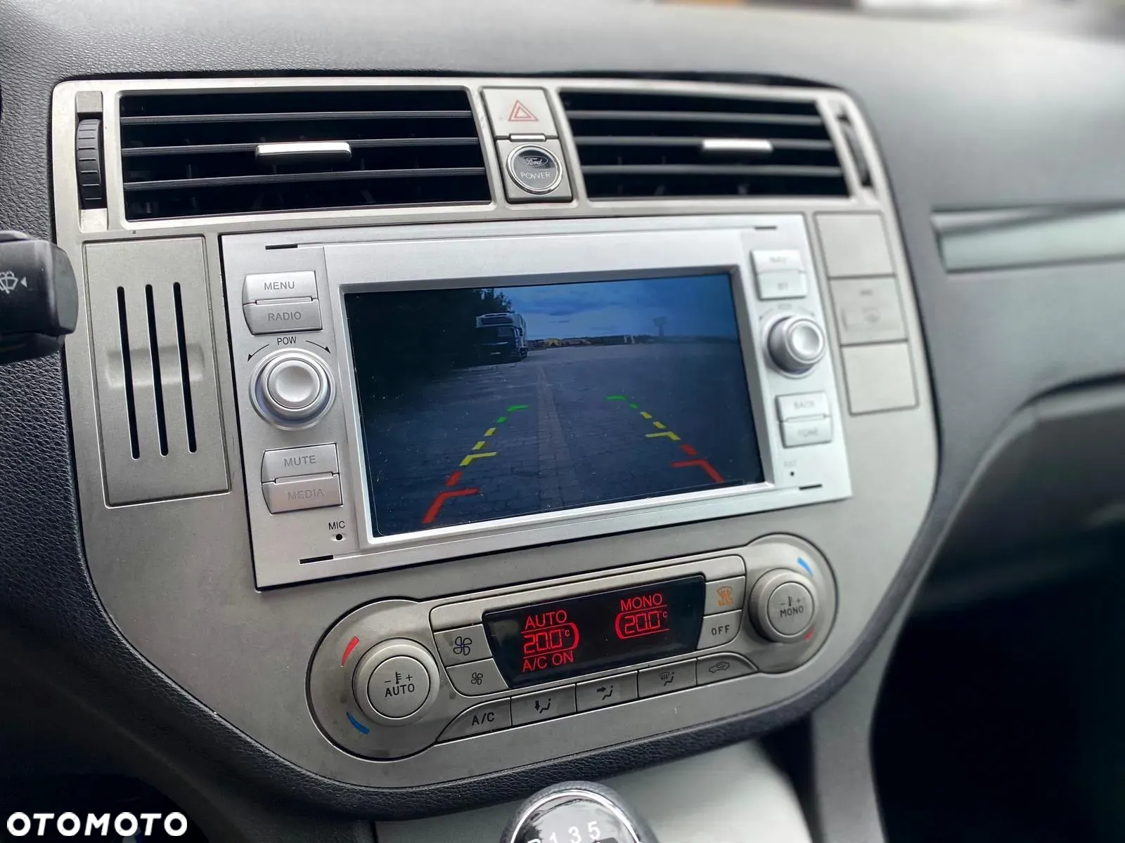 Ford Kuga - 27