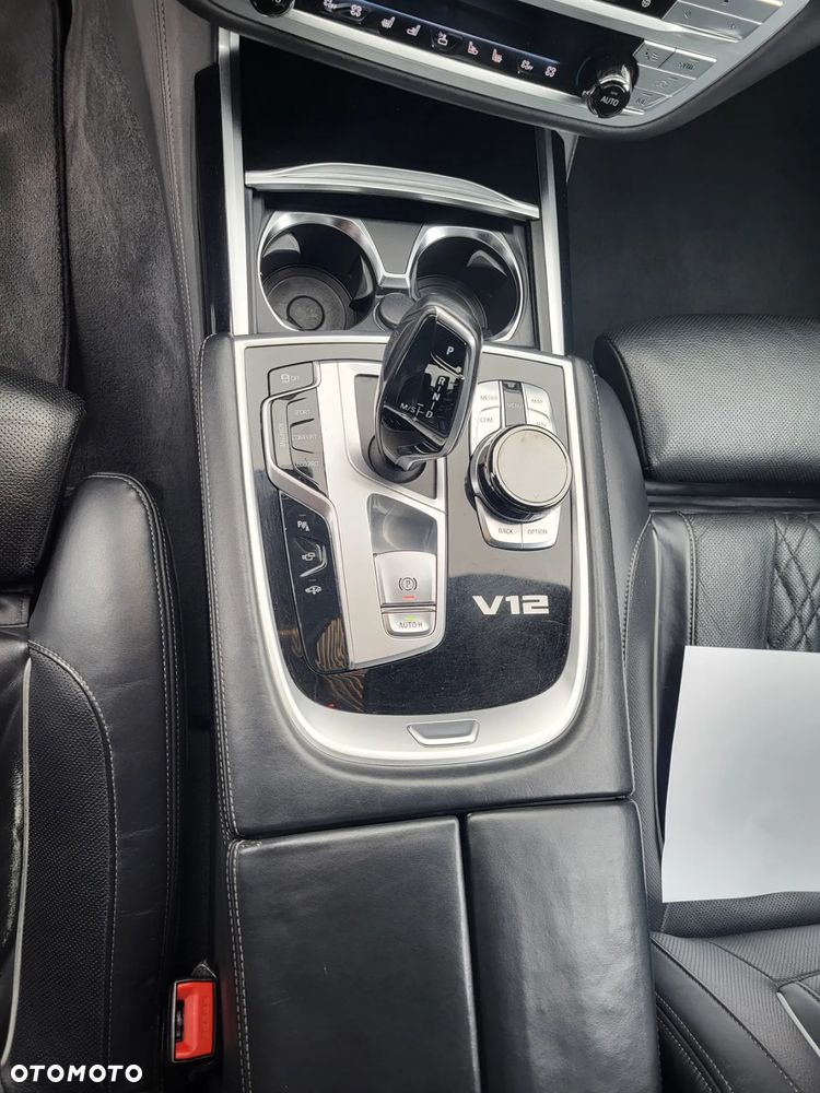 BMW Seria 7 M760Li xDrive - 16