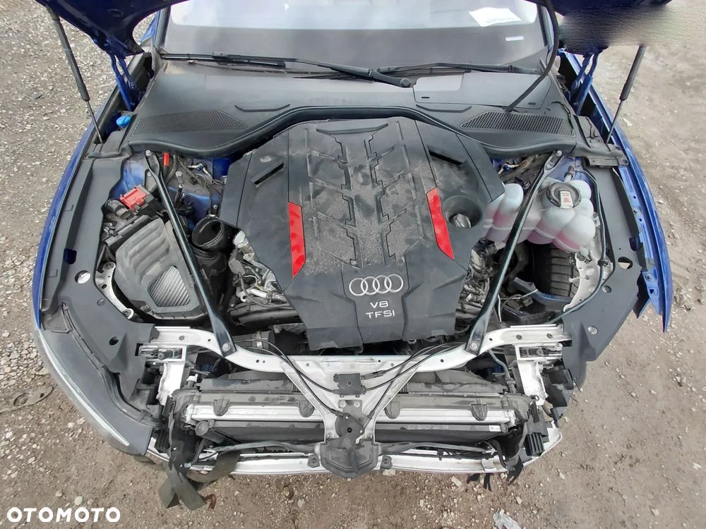 Audi S8 - 5