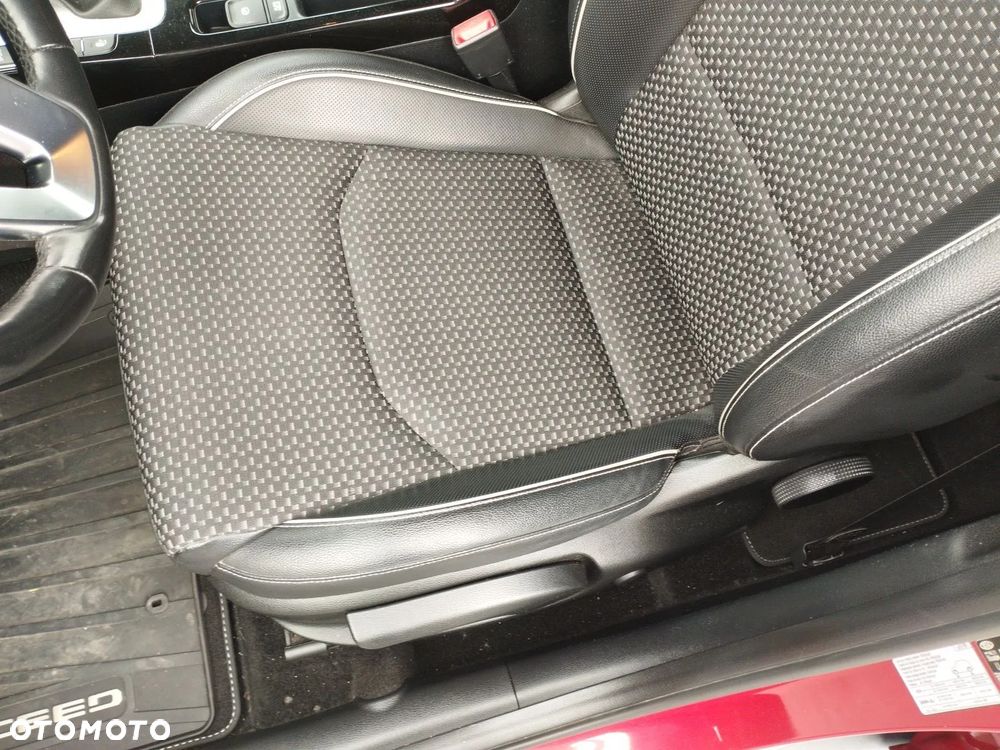 Kia XCeed 1.6 T-GDI L Business Line DCT - 12