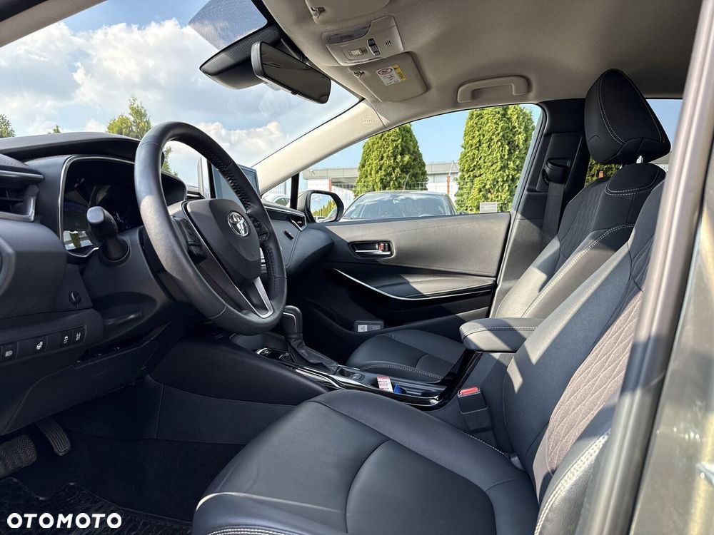 Toyota Corolla 1.8 Hybrid Executive - 17