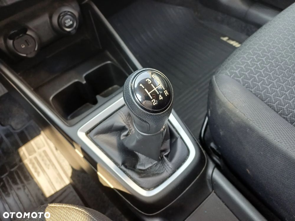 Suzuki Swift 1.2 Premium Plus - 17