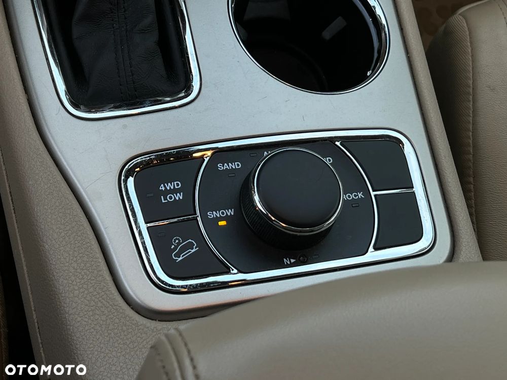 Jeep Grand Cherokee - 26