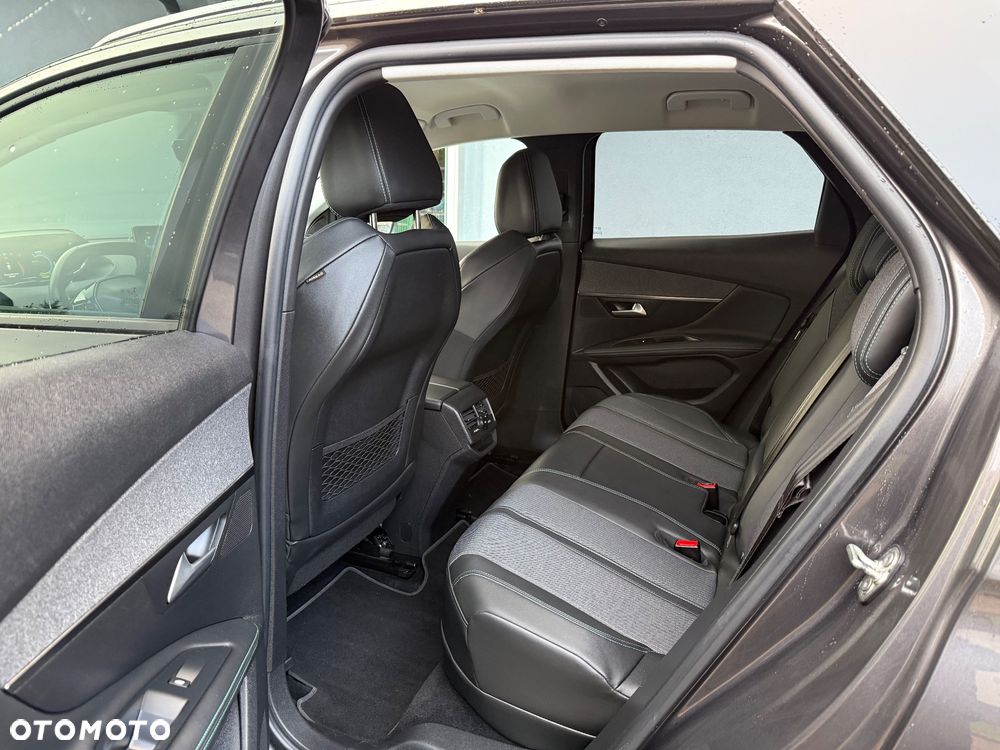 Peugeot 3008 1.6 PureTech Hybrid PHEV Allure Pack S&S EAT8 - 7