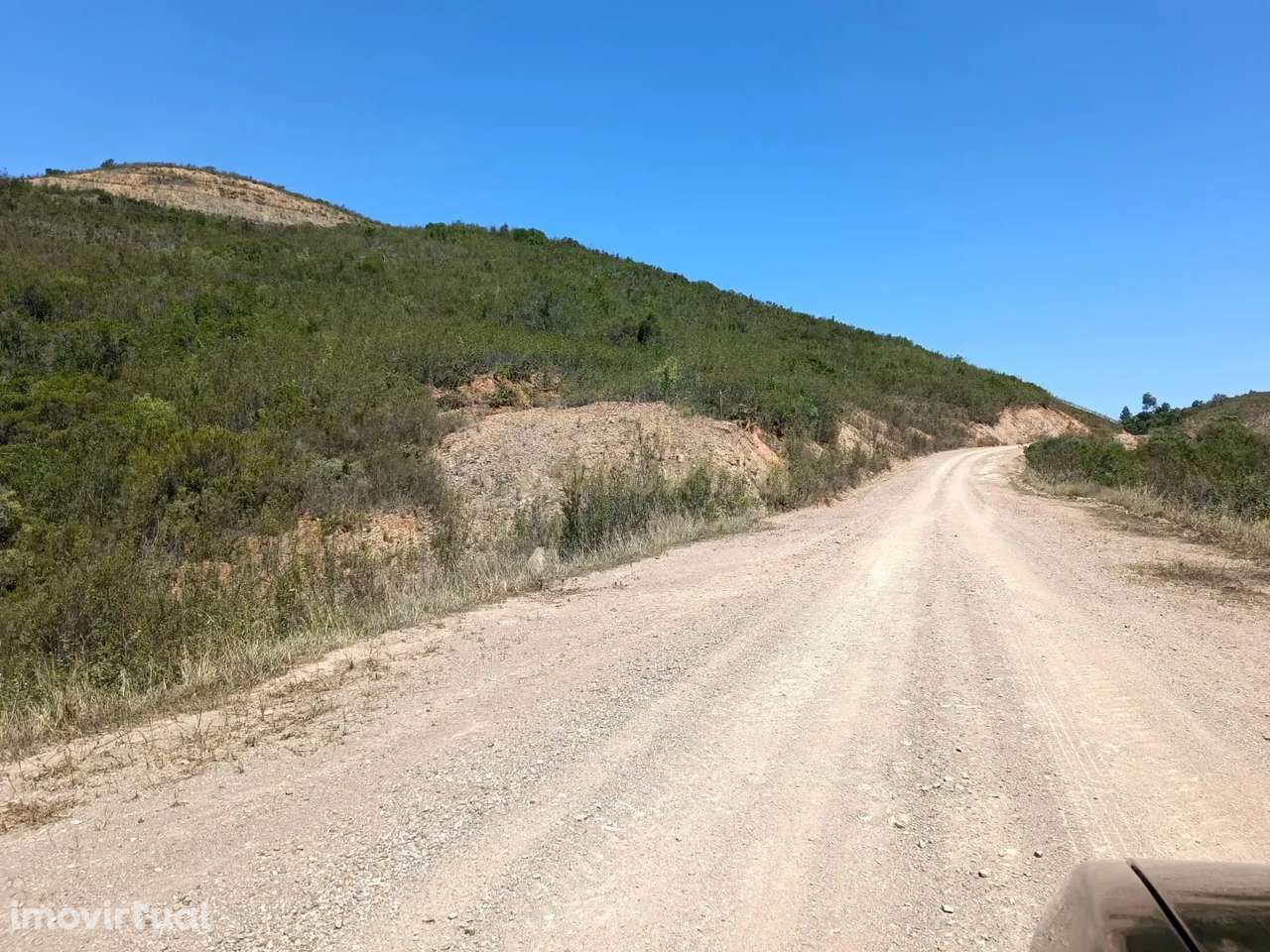 Terreno rústico de 112.000m2 em Ladeiras - S. Bartolomeu de Messines - Grande imagem: 2/19