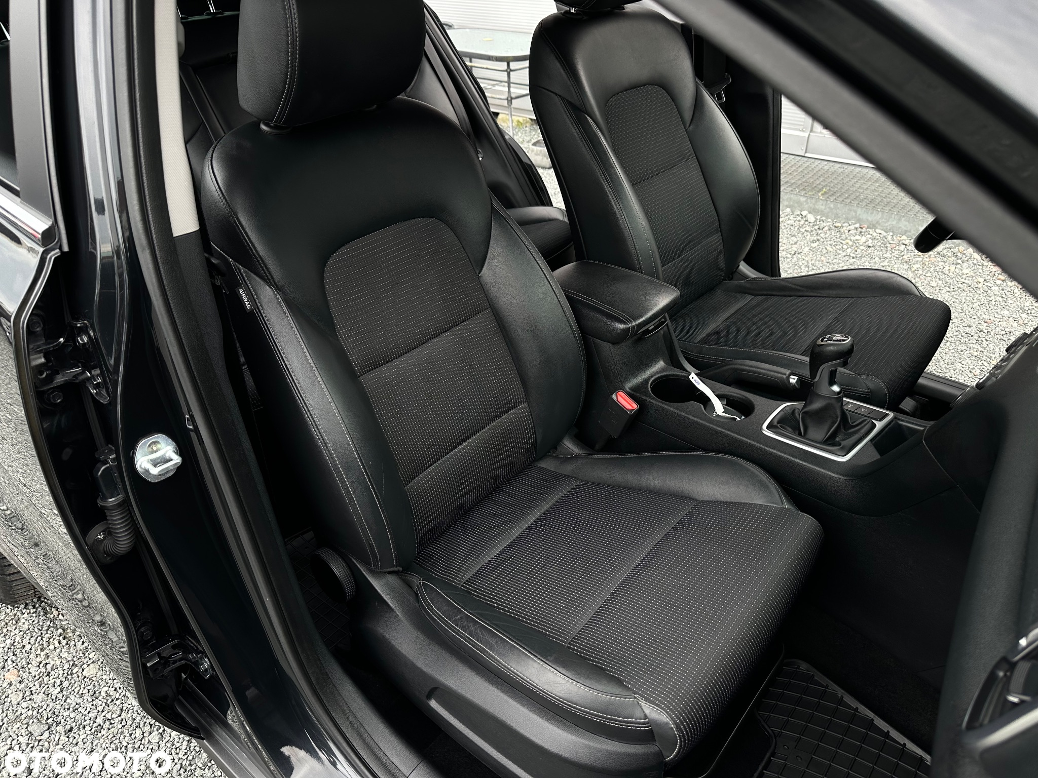 Kia Sportage 1.7 CRDI Business Line L 2WD - 26