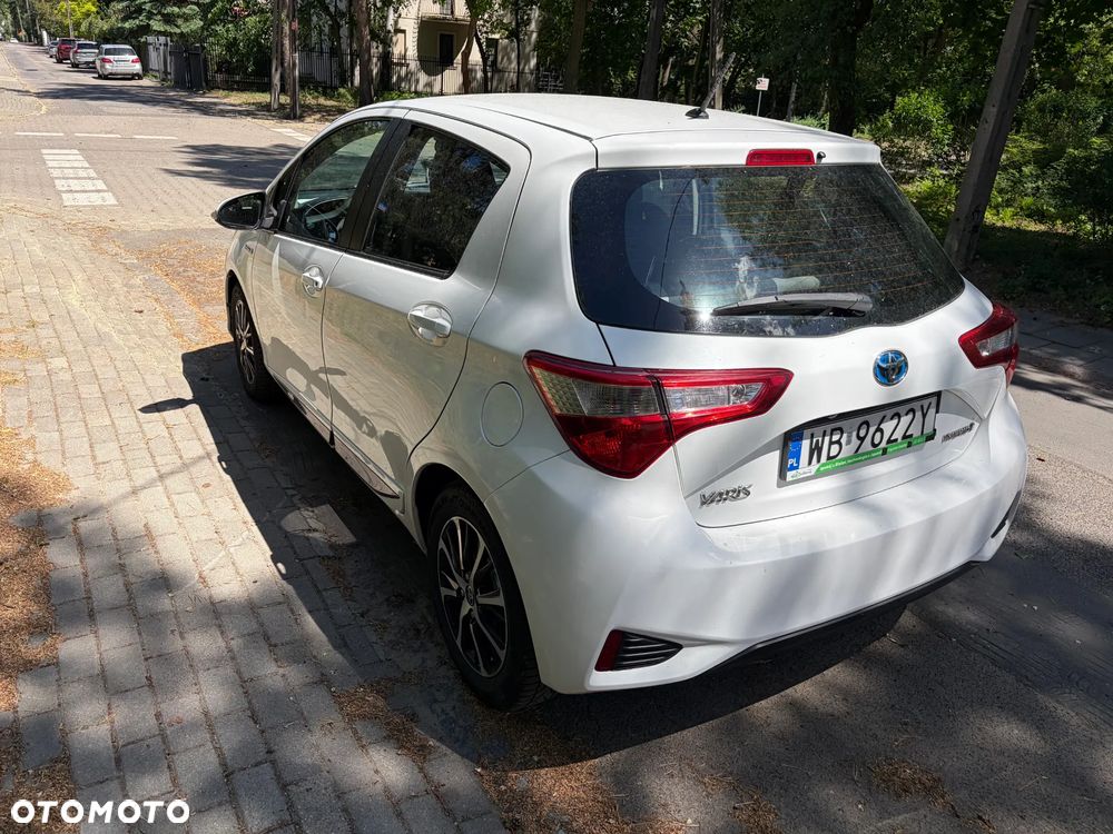 Toyota Yaris Hybrid 100 Active EU6 - 8