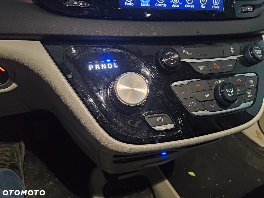 Chrysler Pacifica - 10