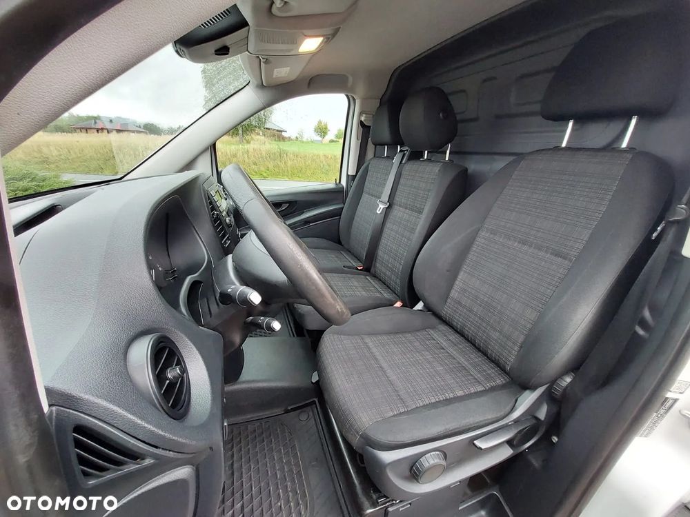 Mercedes-Benz VITO 111 - 24