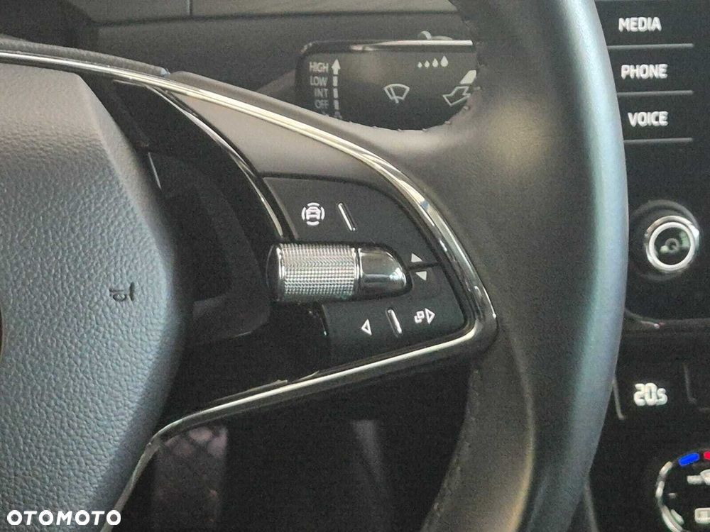 Skoda Superb 2.0 TDI SCR Style DSG - 24