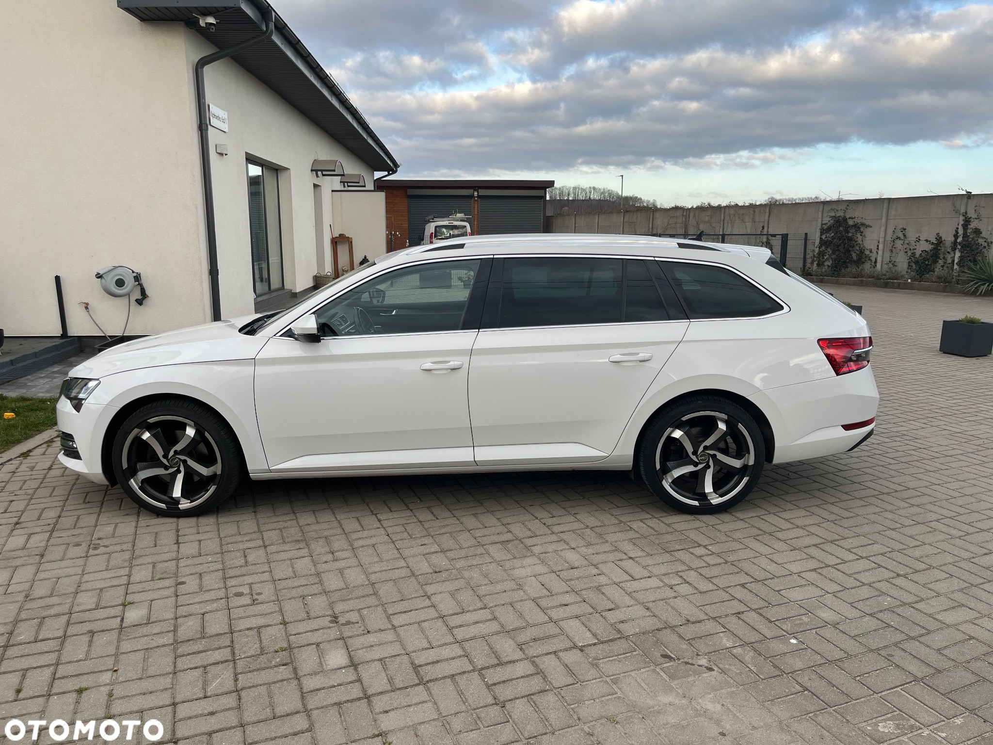 Skoda Superb 2.0 TDI DSG Active - 3