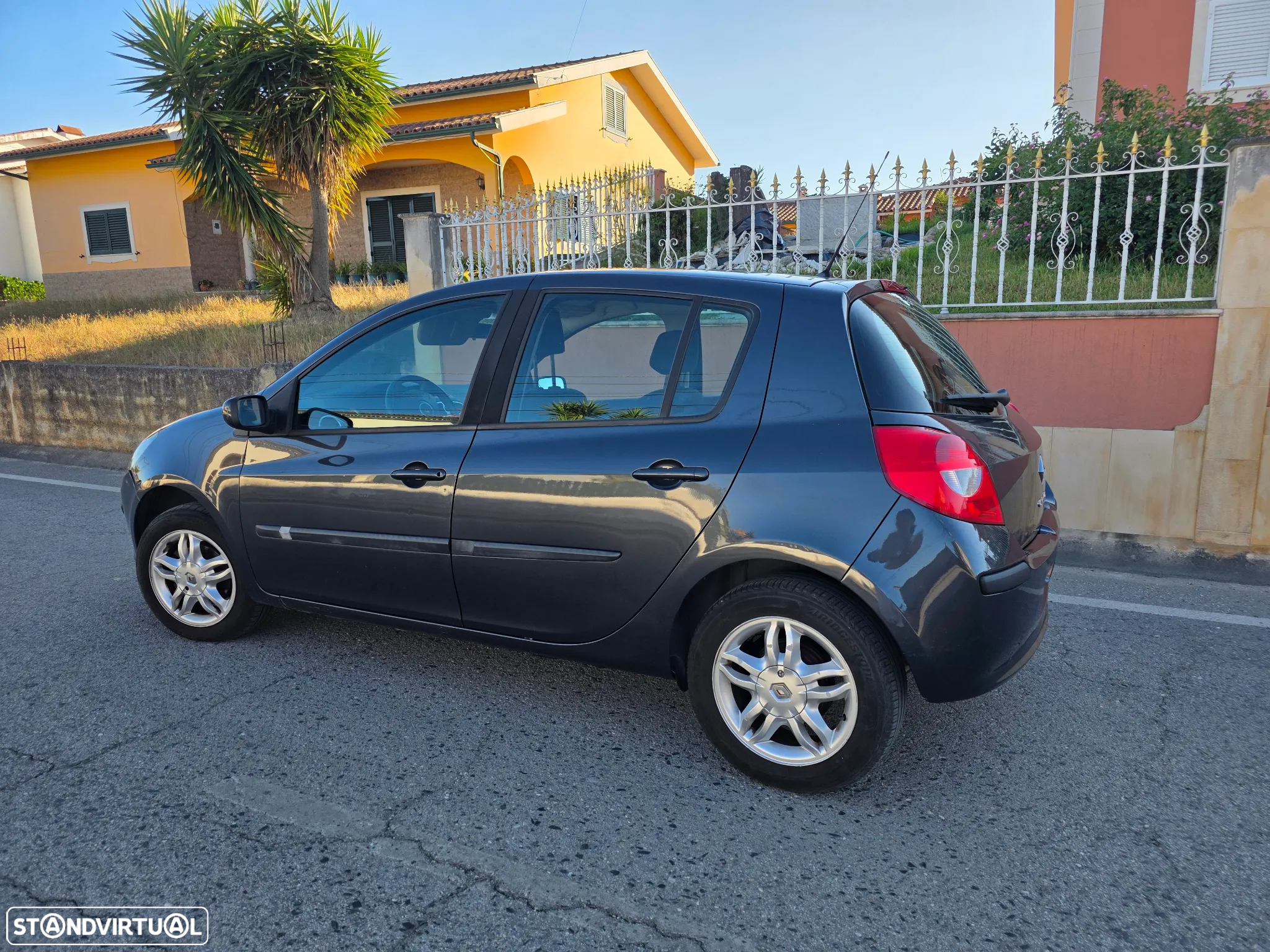 Renault Clio 1.2 16V Pack - 18