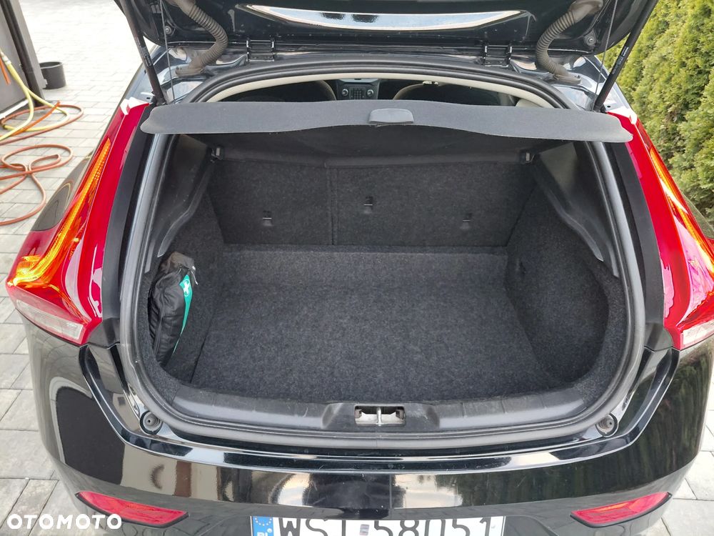 Volvo V40 T2 Summum - 19